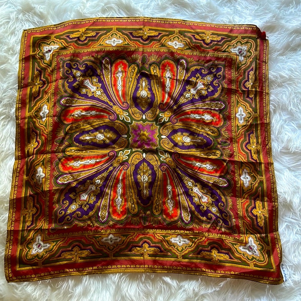 Oscar De La Renta Vintage 100% Silk Scarf